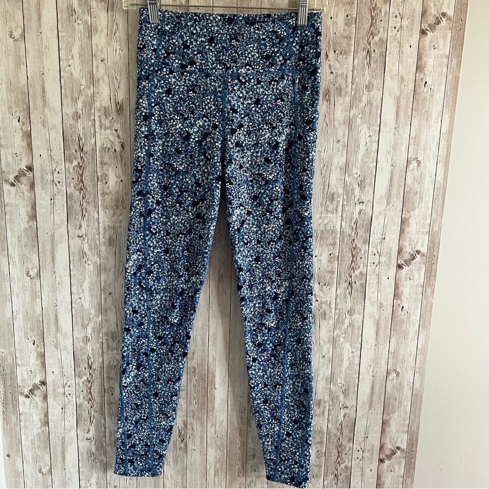 Tuckernuck Hydrangea Floral Blue Leggings Small